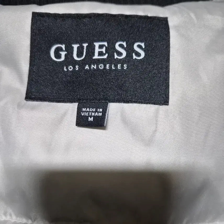 [BUNJANG] Guess Black Padded Jumper with Fur Hood Trim / 게스 블랙 패딩 점퍼 후드 퍼 장식