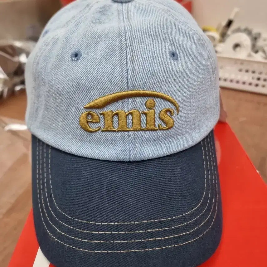 [BUNJANG] EMIS Embroidered Logo Ball Cap Denim Two-Tone / 이미스 자수로고 볼캡 데님투톤 새상품