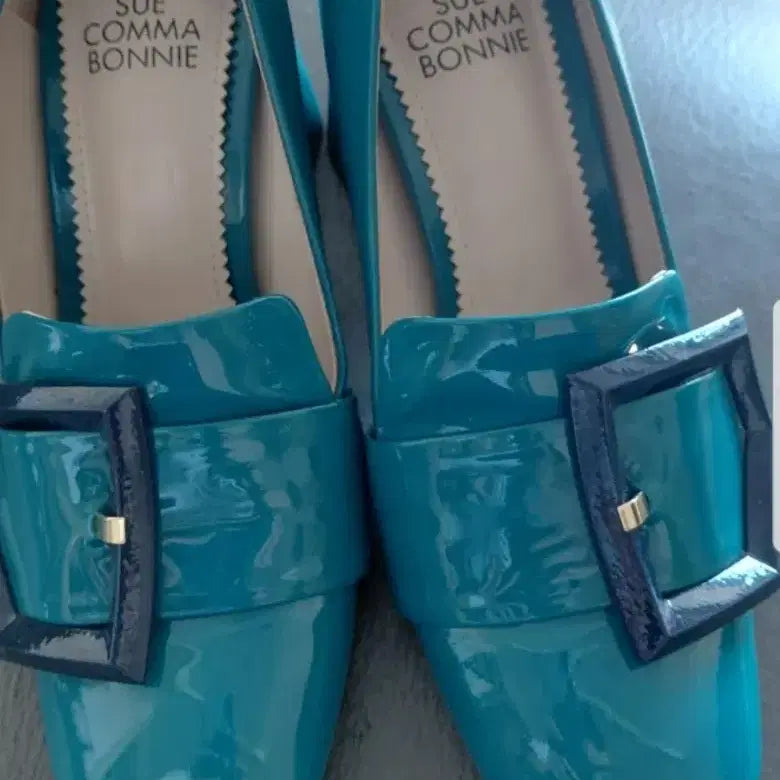 [BUNJANG] SUECOMMA BONNIE Enamel Buckle Heels / 슈콤마보니 구두