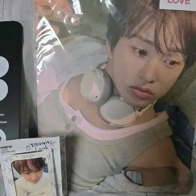 [BUNJANG] ONEW "TURFLUV" Popup Goods Bookend, Frame Holder, Mini Poster Set / 온유 터프러브 팝업 굿즈