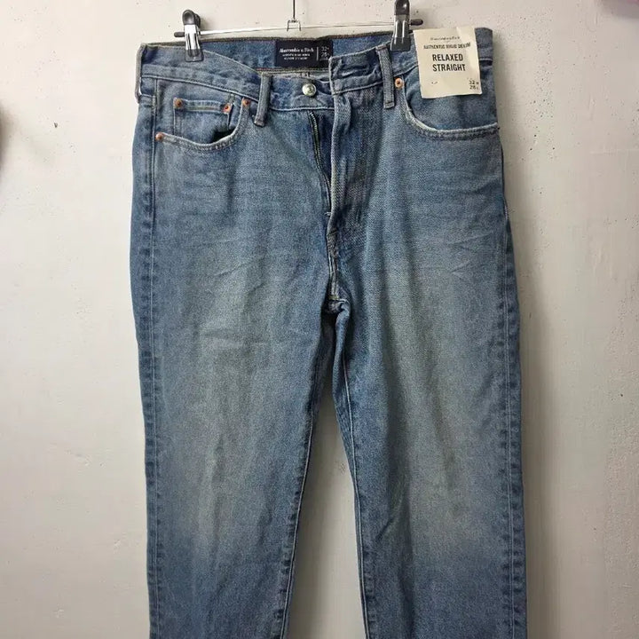 [BUNJANG] Abercrombie &amp; Fitch Relaxed Straight Jeans 32/28 / 아베크롬비 릴렉스 스트레이트 청바지 32/28