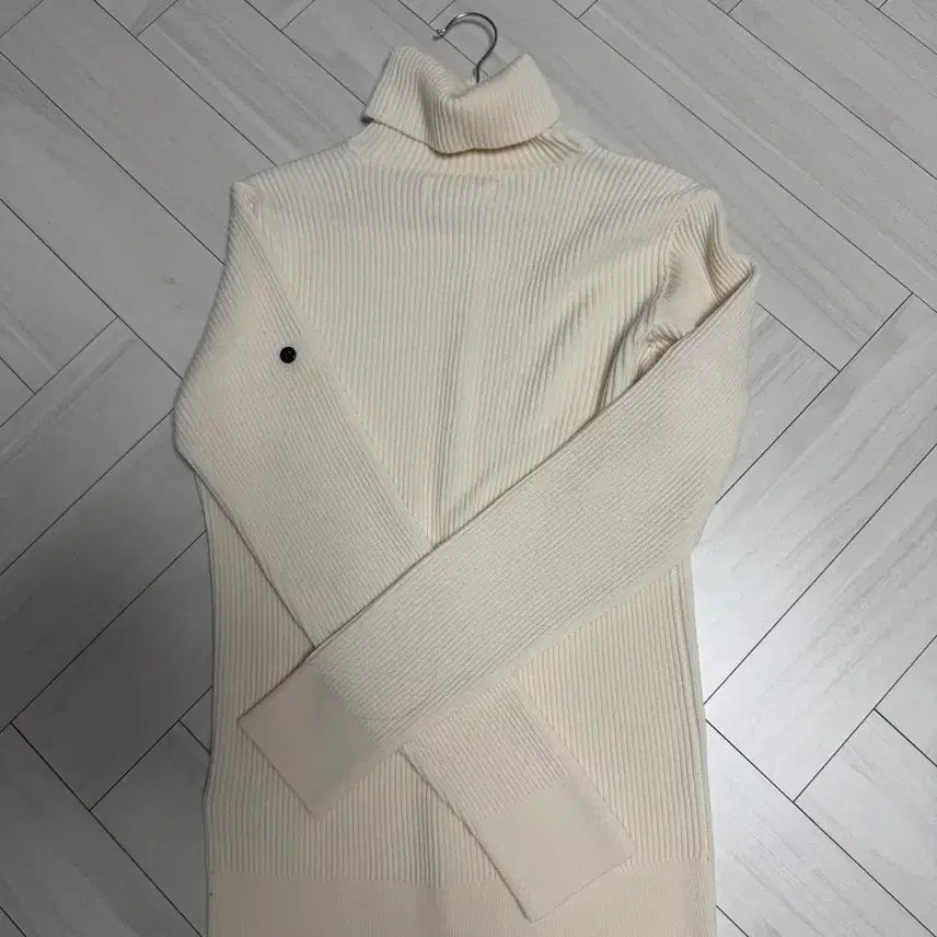 [BUNJANG] Stone Island Turtleneck Knit Ivory S / 스톤아일랜드 터틀넥 니트 아이보리 s