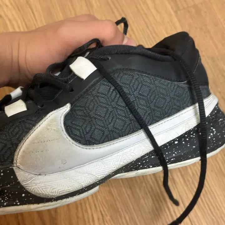 [BUNJANG] Nike Zoom Freak 5 Basketball Shoes / 나이키 줌프릭5 농구화 260