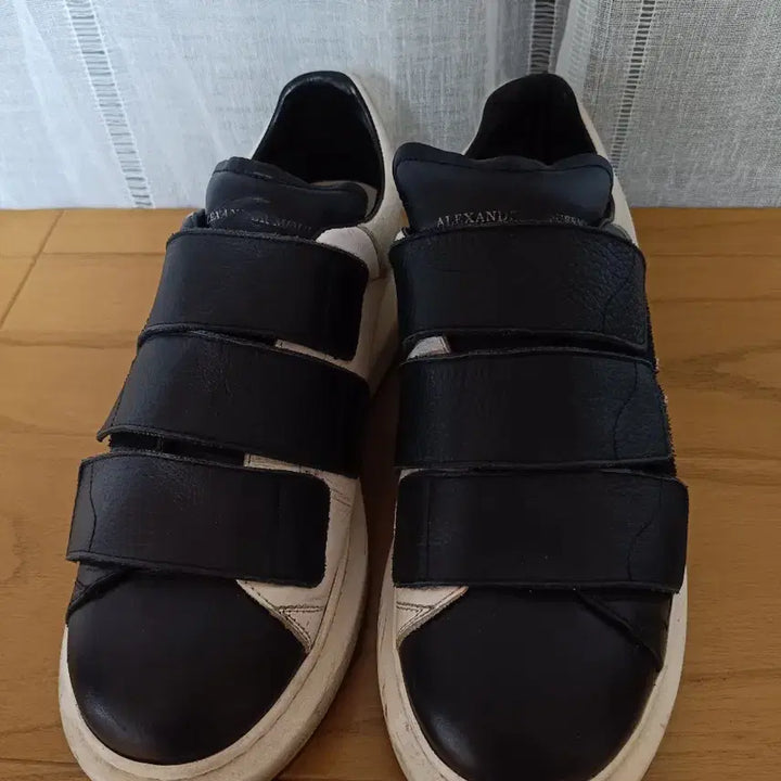 [BUNJANG] Alexander McQueen Velcro Sneakers Black/White / 알렉산더맥퀸 벨크로 스니커즈 블랙/화이트 42 1/2. 275