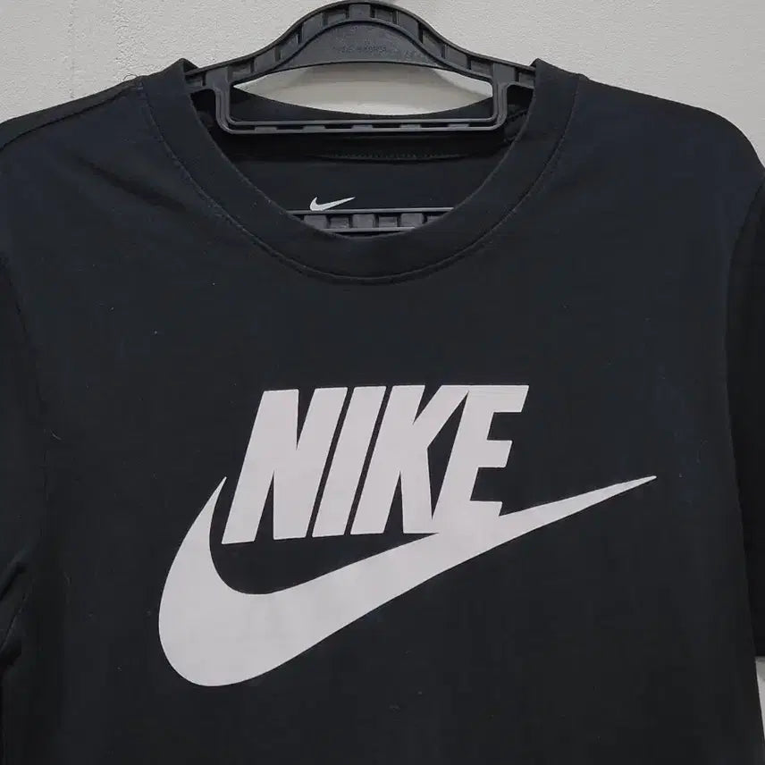 [BUNJANG] Nike Black Short Sleeve T-Shirt Swoosh Logo Size S / [S] 나이키 반팔 티셔츠 블랙 스우시 로고