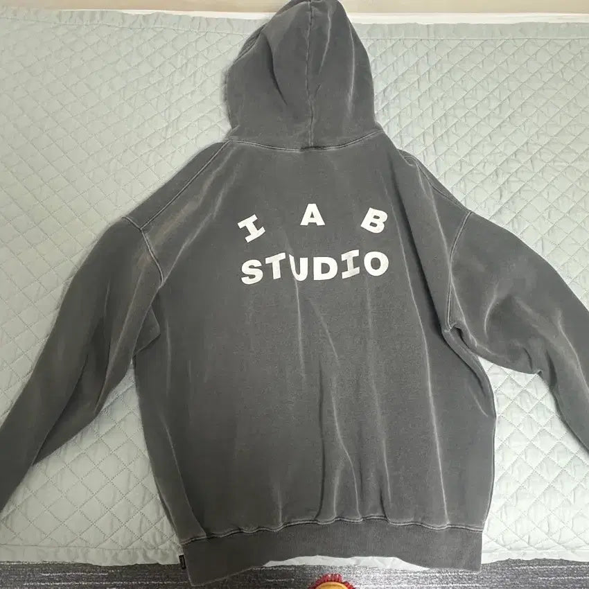 [SOLD OUT] iab 스튜디오 피그먼트 후드티 판매합니다