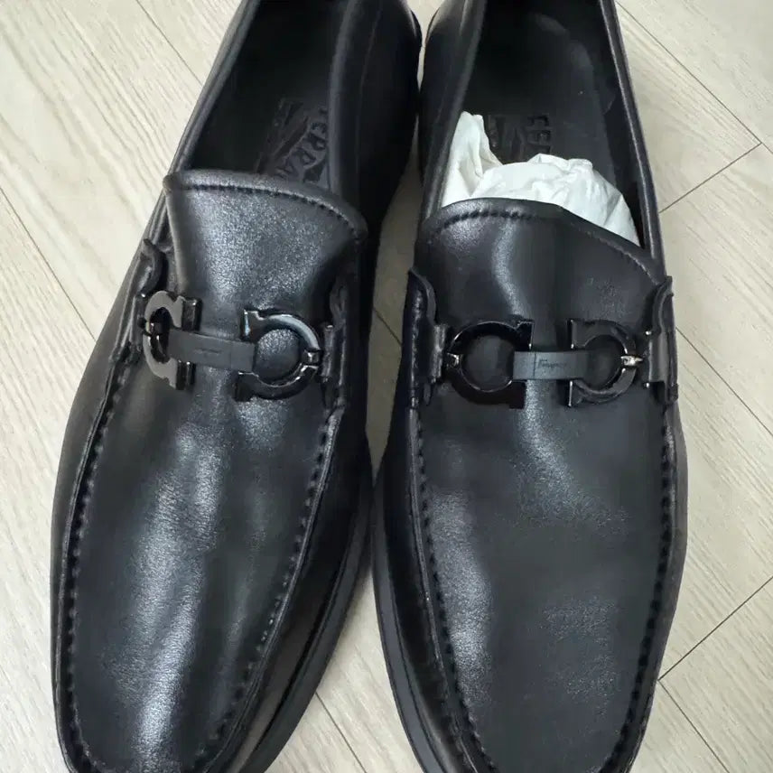 [BUNJANG] Salvatore Ferragamo Black Loafers (Size 8.5) / 페레가모 블랙 로퍼 (8.5, 275)