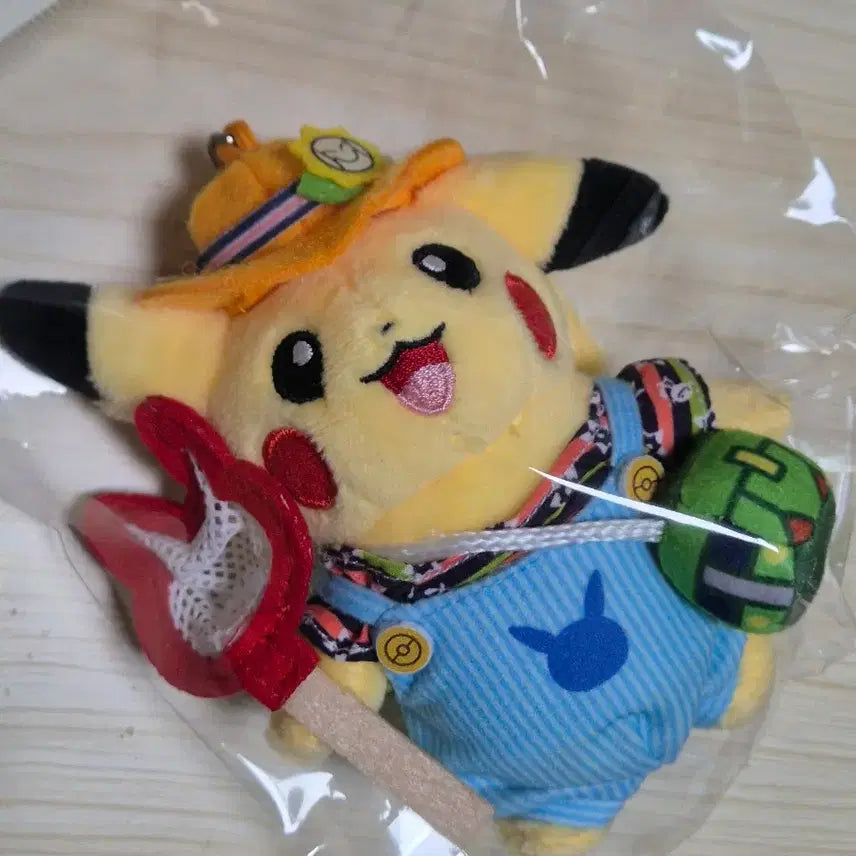 [BUNJANG] Olive Young Pikachu Plush Keychain Maril Overalls / 올리브영 피카츄 봉제 인형 키링 마릴 멜빵