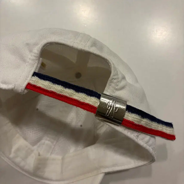 [BUNJANG] Moncler White Ball Cap Hat / 몽클레어 화이트 볼캡 모자 수입택
