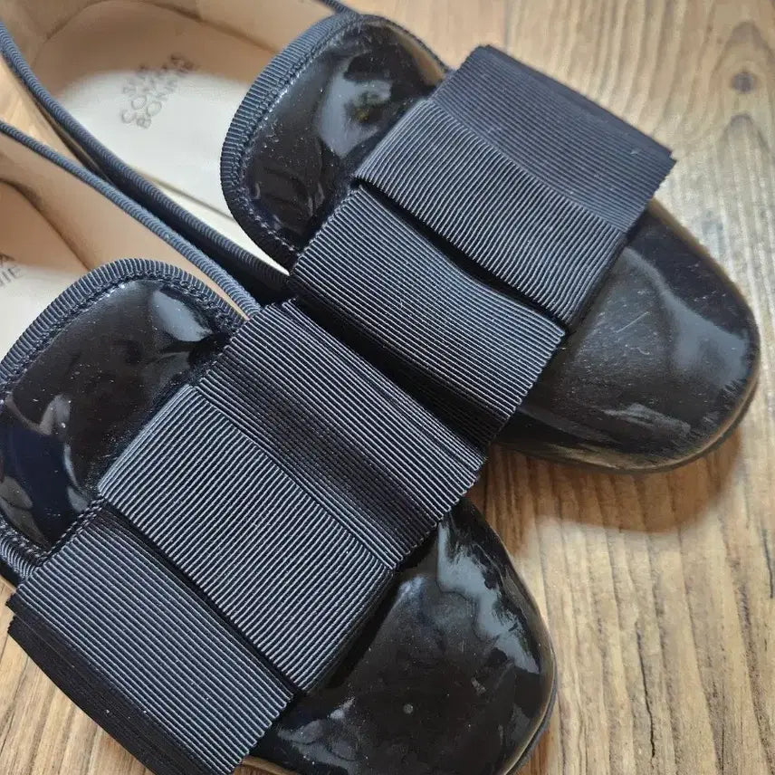 [BUNJANG] Suecomma Bonnie Black Ribbon Detail Ballet Flats / 슈콤마보니 230