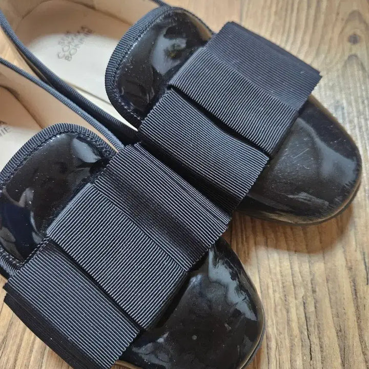 [BUNJANG] Suecomma Bonnie Black Ribbon Detail Ballet Flats / 슈콤마보니 230