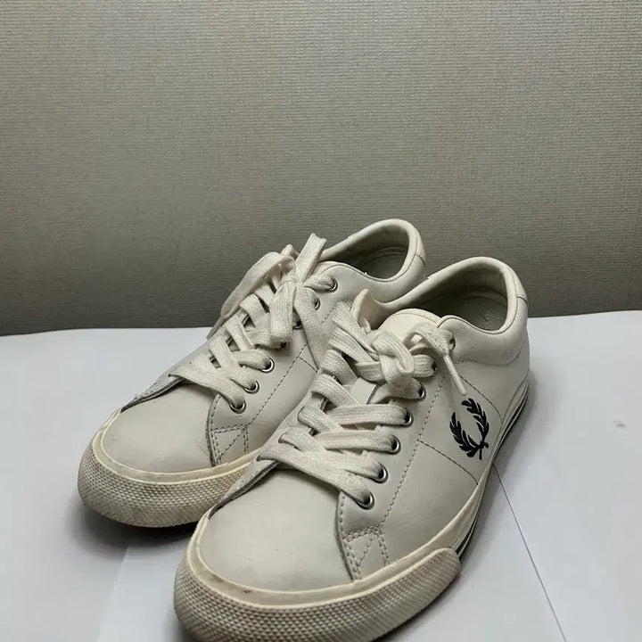 [BUNJANG] Fred Perry Sneakers Size 250 / 프레드페리 스니커즈(250)