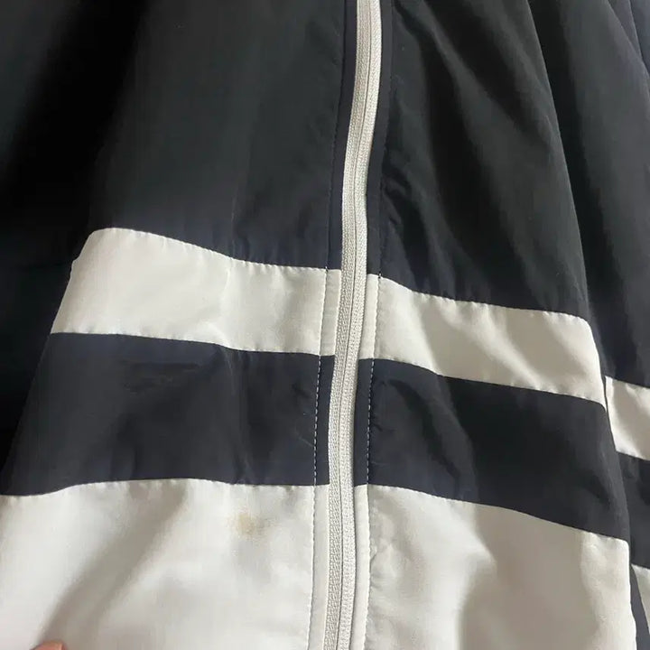 [BUNJANG] New Balance Windbreaker Jacket L / 뉴발란스 바람막이