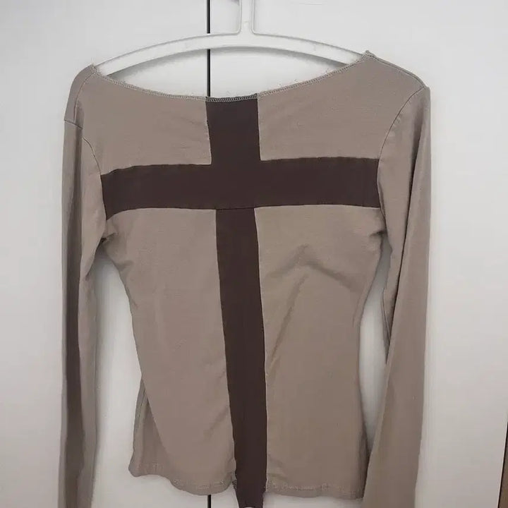 [BUNJANG] Cross Printing Slim Fit Long Sleeve T-Shirt / 십자가 프린팅 슬림핏 긴팔 티셔츠