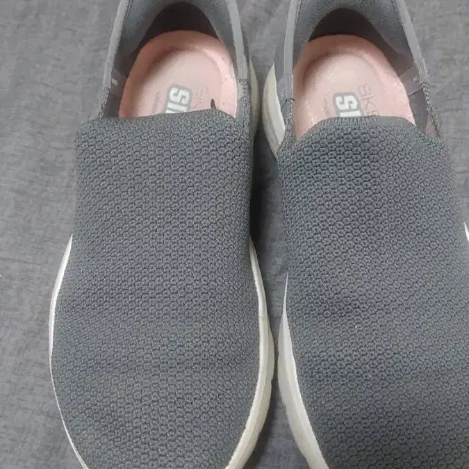 [BUNJANG] Skechers Go Walk Slip-On Shoes / 스케쳐스 고워크 슬립온 240