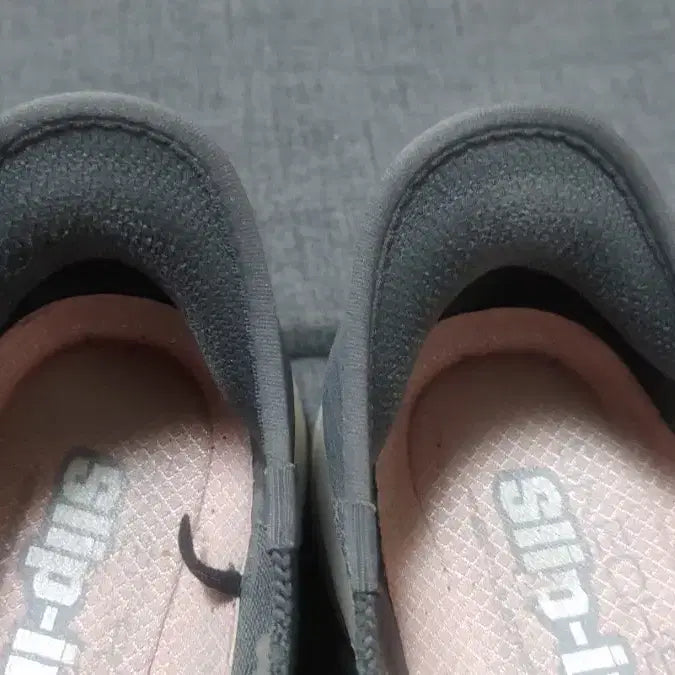 [BUNJANG] Skechers Go Walk Slip-On Shoes / 스케쳐스 고워크 슬립온 240