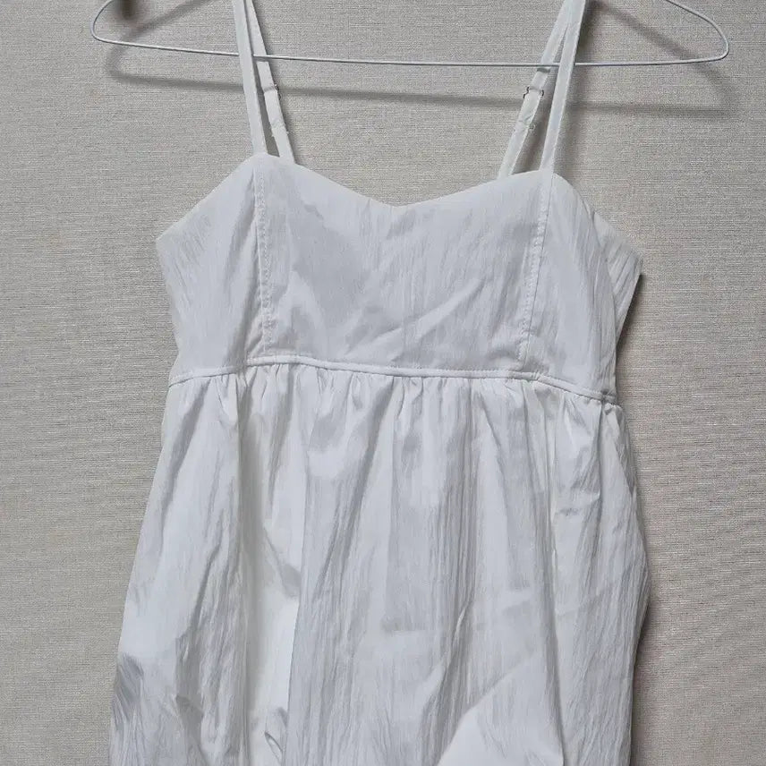 [BUNJANG] White Sleeveless Pumpkin Balloon Blouse / 화이트 민소매 블라우스 펌킨 벌룬