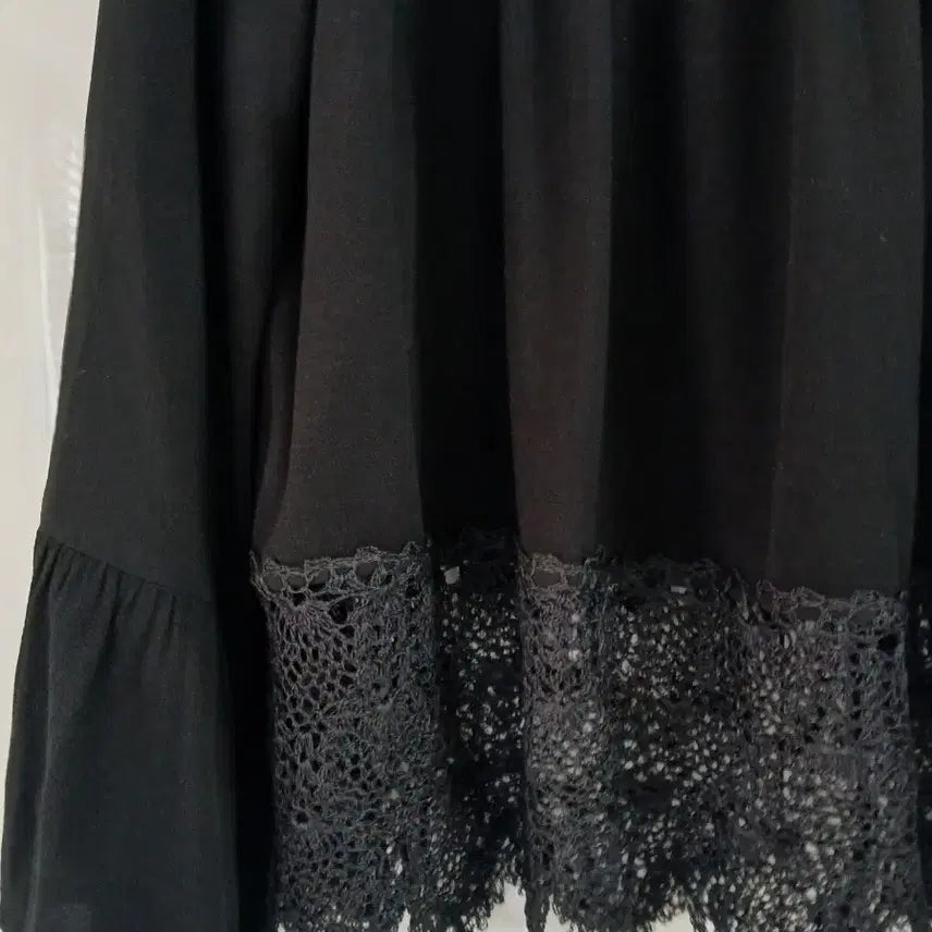 [BUNJANG] Sandro Black Lace Blouse / 산드로 블랙 레이스 블라우스