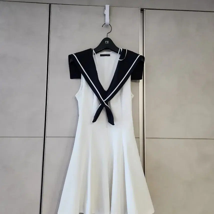 [BUNJANG] ZARA Sailor Collar Dress / 자라 세일러카라 원피스