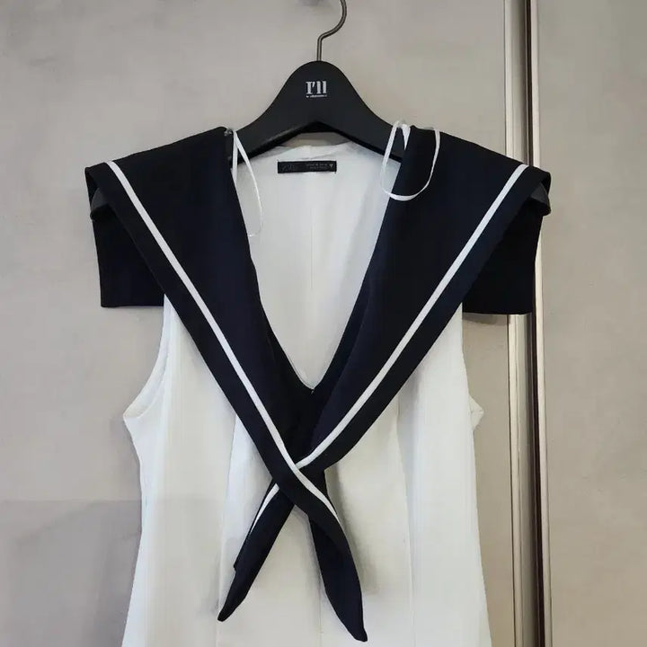 [BUNJANG] ZARA Sailor Collar Dress / 자라 세일러카라 원피스