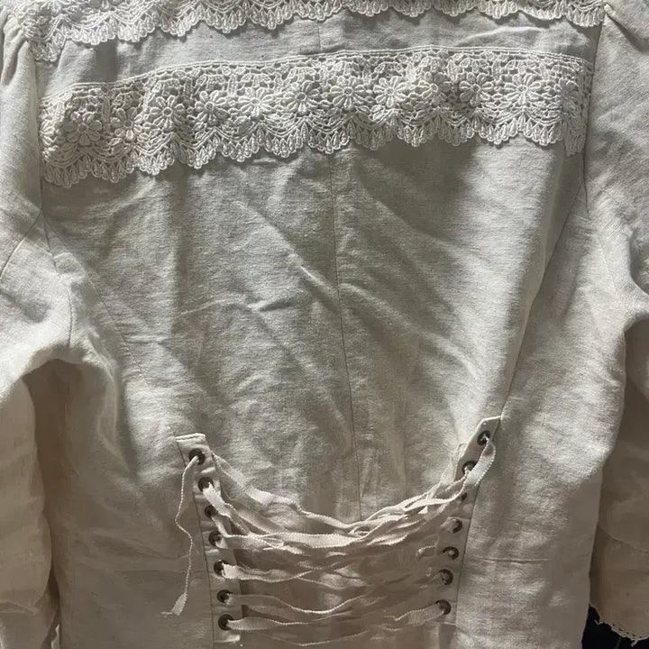 [BUNJANG] Axizfarm Lace Detail Jacket / 엑시즈팜 자켓