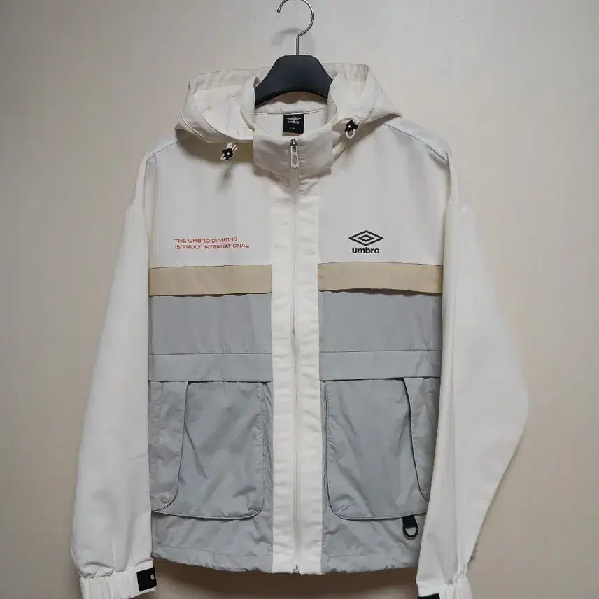 [BUNJANG] Umbro Hooded Windbreaker Jacket - Size S / 엄브로 후드 바람막이 자켓 S