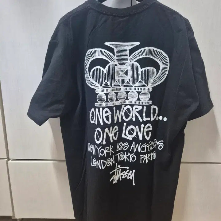 [BUNJANG] Stussy One World T-Shirt Black L / 스투시 One world 반팔티셔츠 블랙 L 사이즈