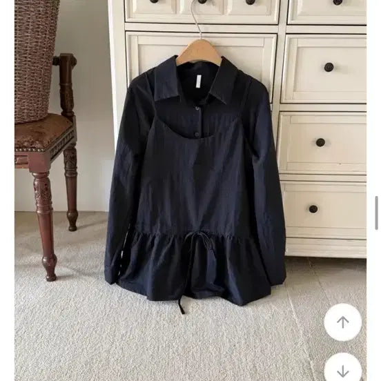 [BUNJANG] Black Frill Blouse with Waist String / 블랙 셔츠 블라우스 프릴 허리 스트링