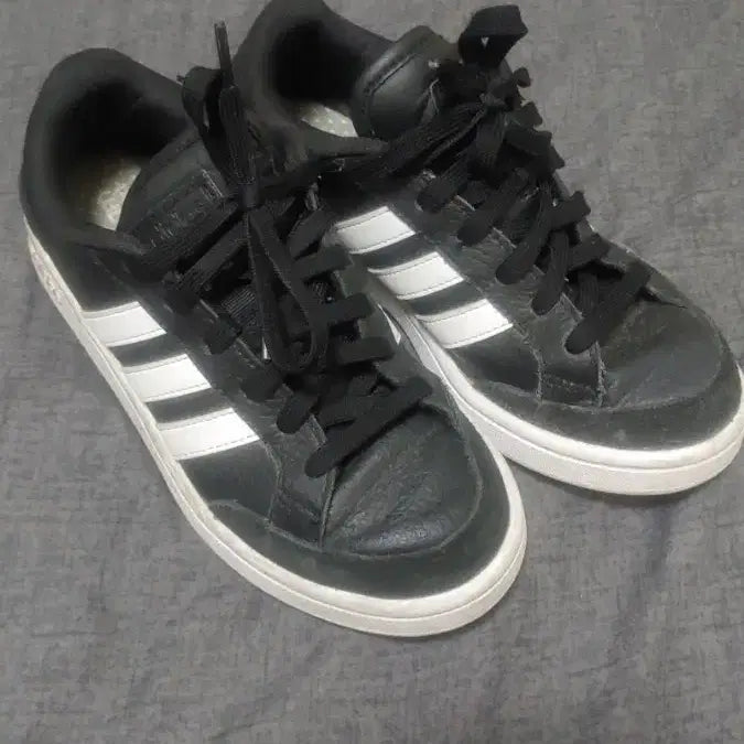 [BUNJANG] Adidas Sneakers Size 220 / 아디다스운동화220