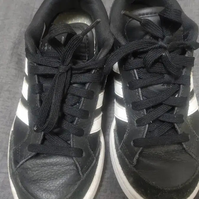 [BUNJANG] Adidas Sneakers Size 220 / 아디다스운동화220