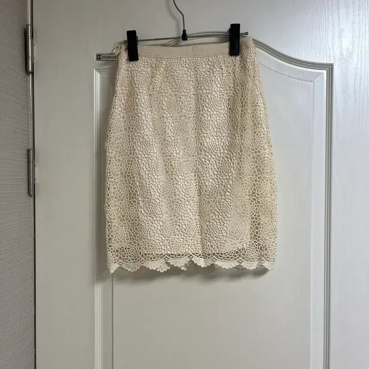 [BUNJANG] Ivory Lace Mini Skirt / 아이보리 레이스 미니 스커트