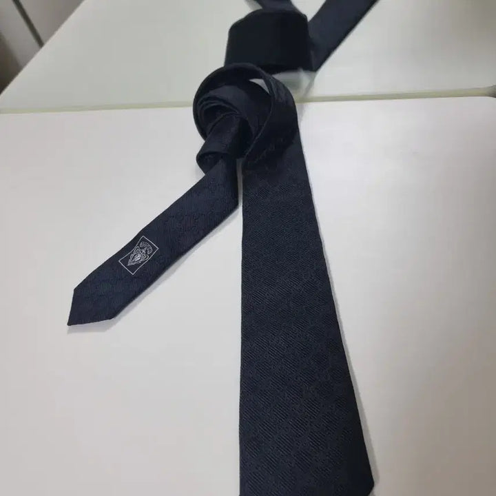 [BUNJANG] Gucci Jacquard GG Pattern Slim Silk Necktie Black / 구찌 자카드 GG패턴 블랙 슬림 실크 넥타이