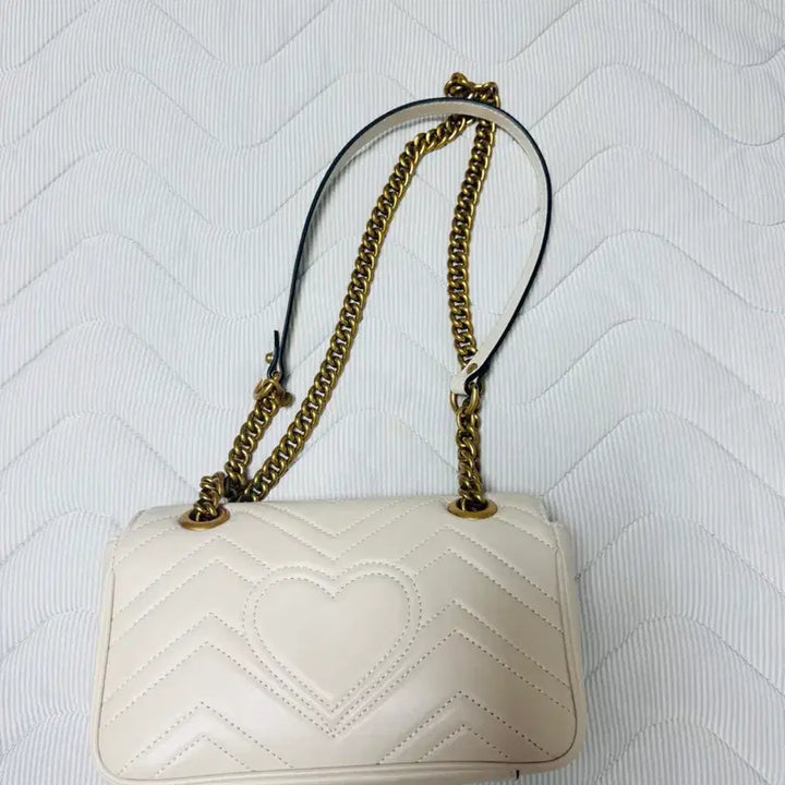 [BUNJANG] Ivory Chain Shoulder Bag with Logo Detail / 여성 가방