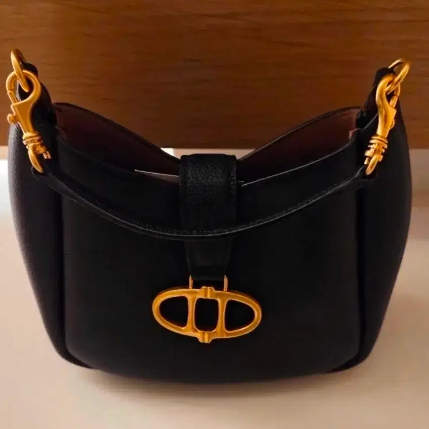 [BUNJANG] Atelier Vanessa Bruno Black Leather Shoulder Bag / 아떼바네사브루노 블랙 레더 숄더백 브랜드가방 명품가방 새상품가방