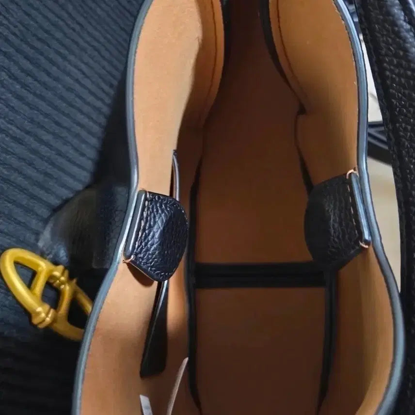 [BUNJANG] Atelier Vanessa Bruno Black Leather Shoulder Bag / 아떼바네사브루노 블랙 레더 숄더백 브랜드가방 명품가방 새상품가방