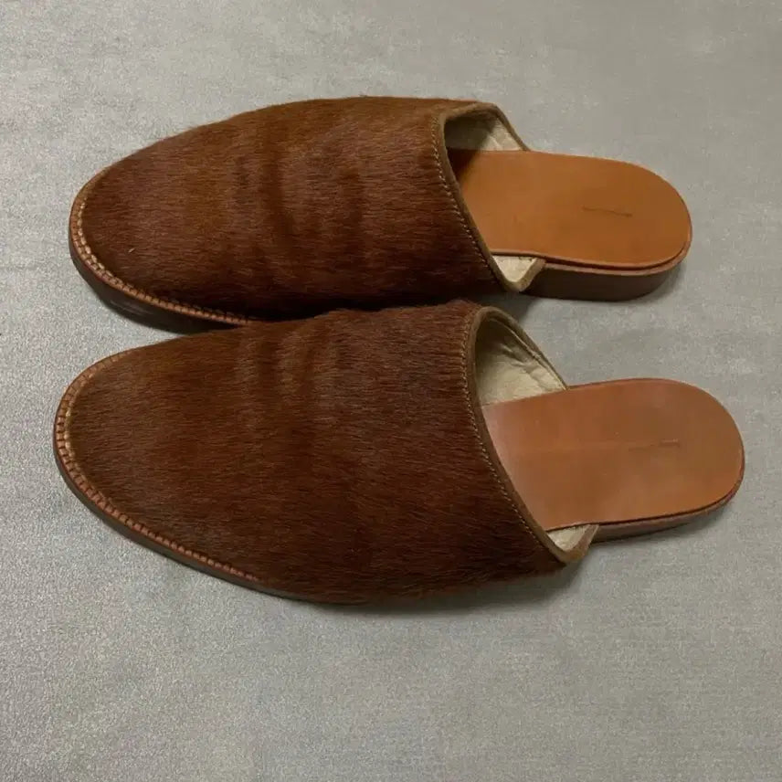 [BUNJANG] Hender Scheme Pony Hair Mules (Size 235) / 헨더스킴 핸더스킴 송치뮬 235