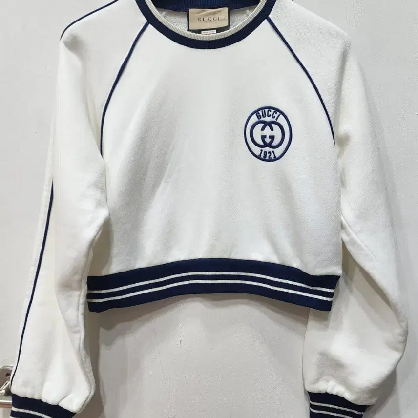 [BUNJANG] Gucci GG Logo Cropped Sweatshirt White XS / 구찌 GG 로고 크롭 맨투맨 화이트 XS