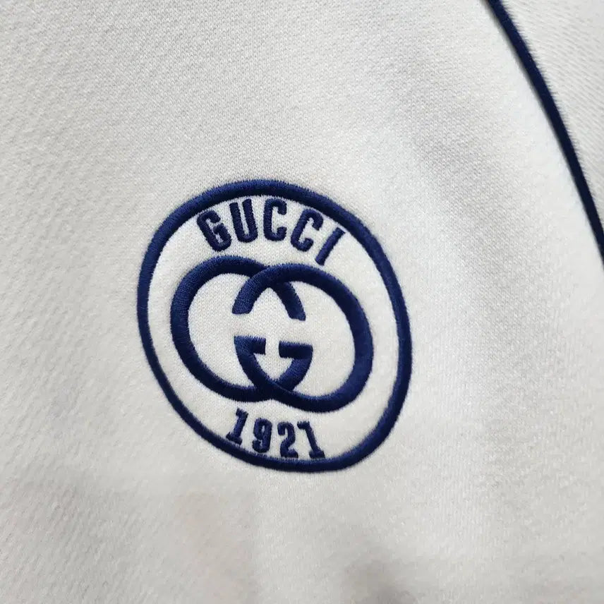 [BUNJANG] Gucci GG Logo Cropped Sweatshirt White XS / 구찌 GG 로고 크롭 맨투맨 화이트 XS