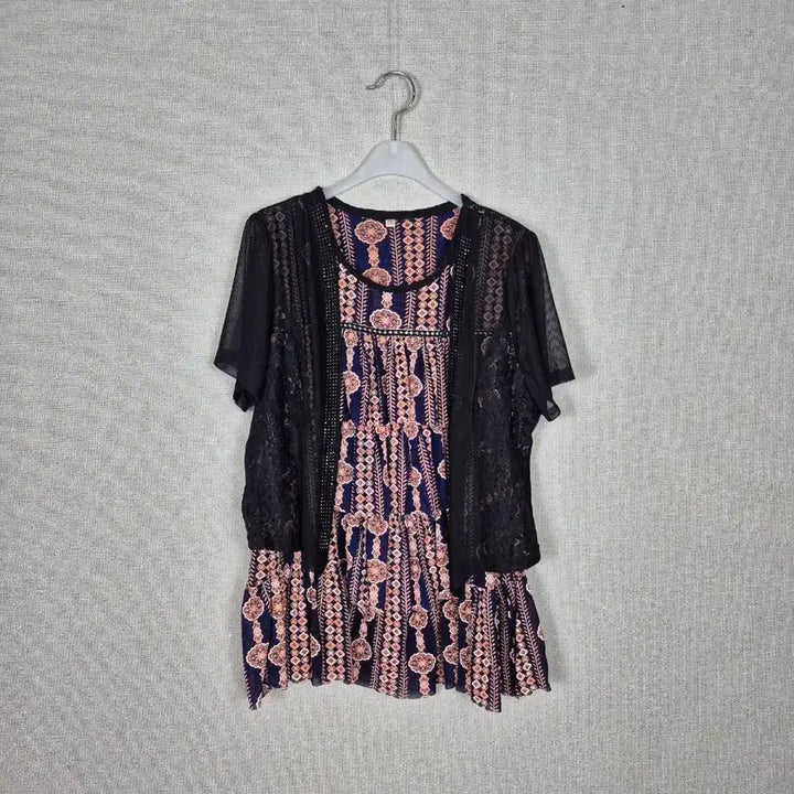 [BUNJANG] Lace Cardigan and Patterned Cami Set / 
