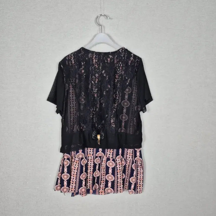 [BUNJANG] Lace Cardigan and Patterned Cami Set / 