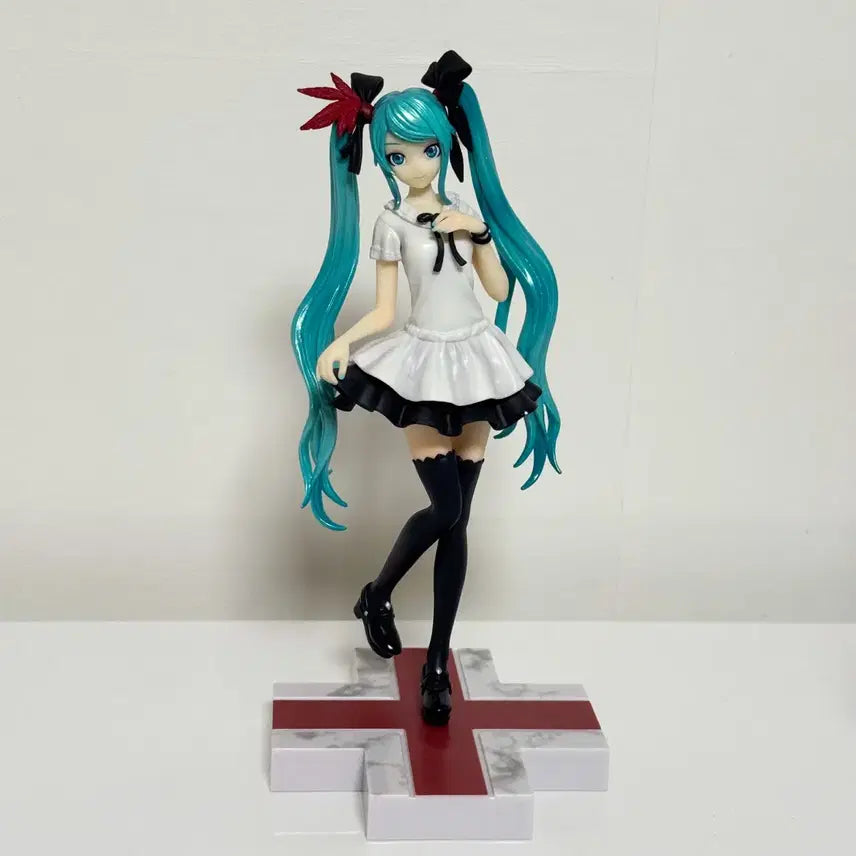 [BUNJANG] Hatsune Miku World Is Mine Figure / 하츠네 미쿠 월드이즈마인 피규어