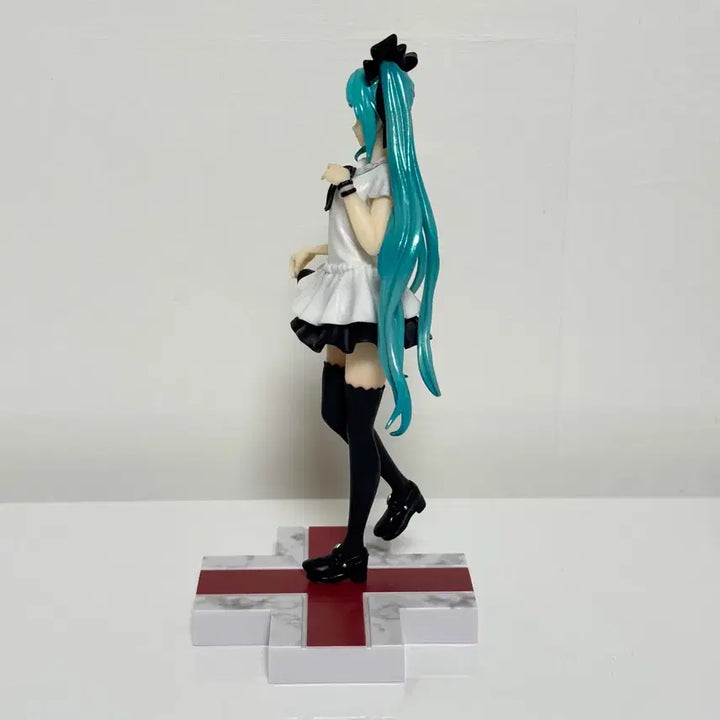 [BUNJANG] Hatsune Miku World Is Mine Figure / 하츠네 미쿠 월드이즈마인 피규어