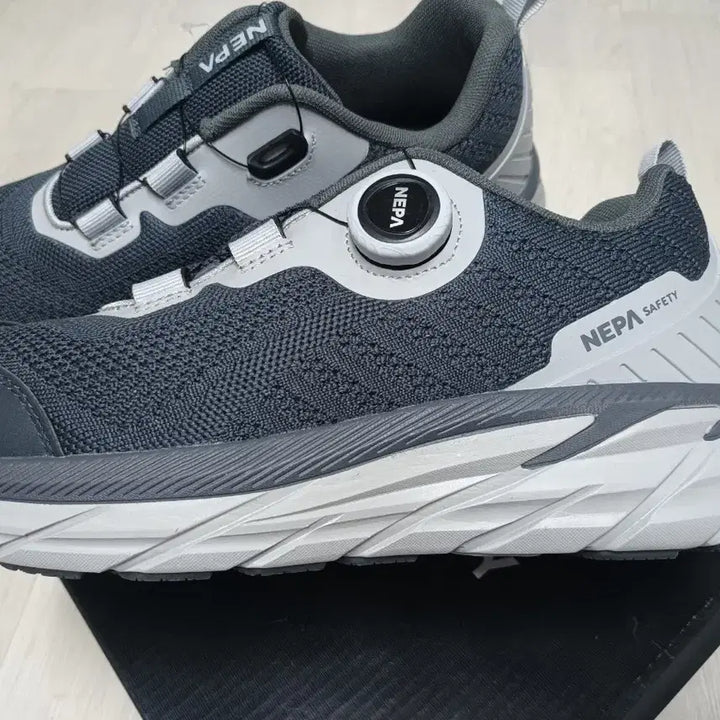 [BUNJANG] Nepa GT-21 Lightweight Safety Shoes (260mm) / GT-21 네파 안전화 260 초경량  미끄럼방지 박스새제품