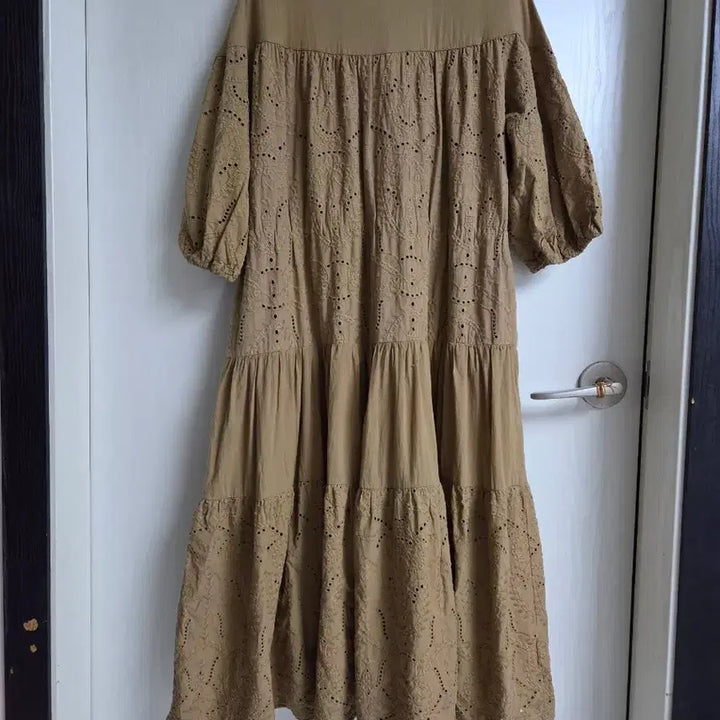 [BUNJANG] The Edge Punching Lace Long Dress / 더엣지 펀칭 레이스 롱 원피스 77