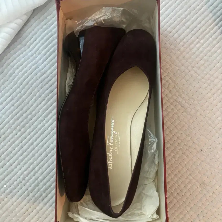[BUNJANG] Salvatore Ferragamo Suede Ballet Flats / 페라가모 스웨이드 플랫 슈즈
