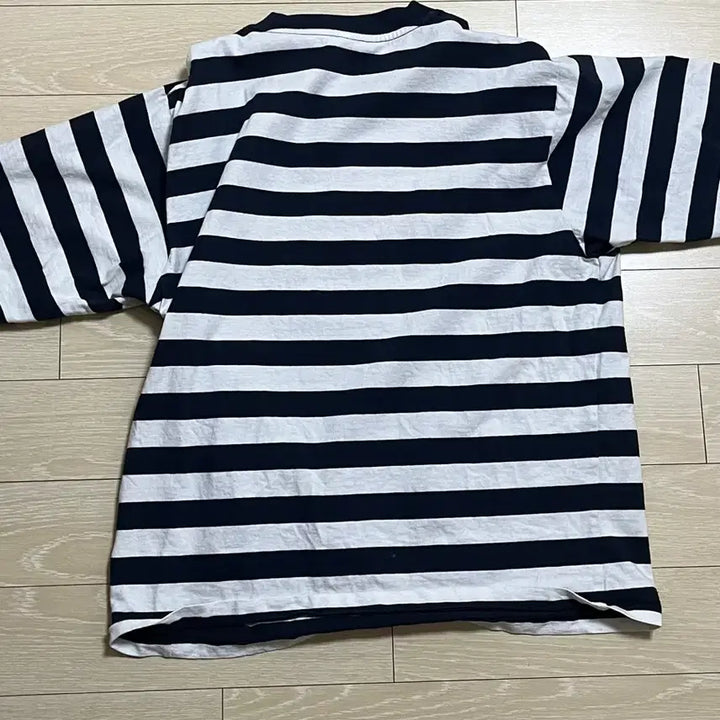 [BUNJANG] Uniqlo Striped T-Shirt Navy M Oversized Fit / 유니클로 스트라이프 티셔츠 M와이드 네이비 오버핏
