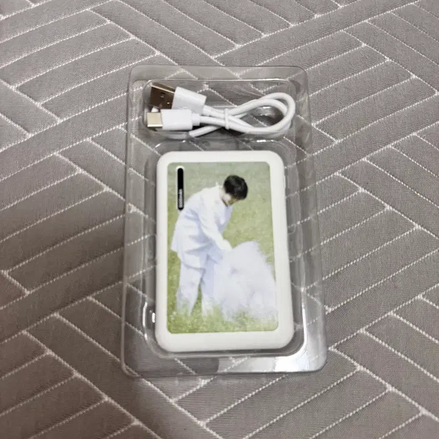 [BUNJANG] NCT Doyoung Portable Battery / 도영 보조 배터리