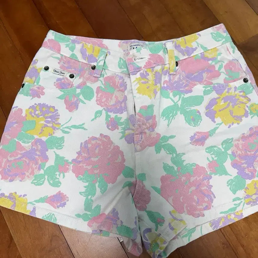 [BUNJANG] Modestmood Floral Denim Shorts Size 2 / 모데스트무드 플로럴 데님쇼츠 2사이즈