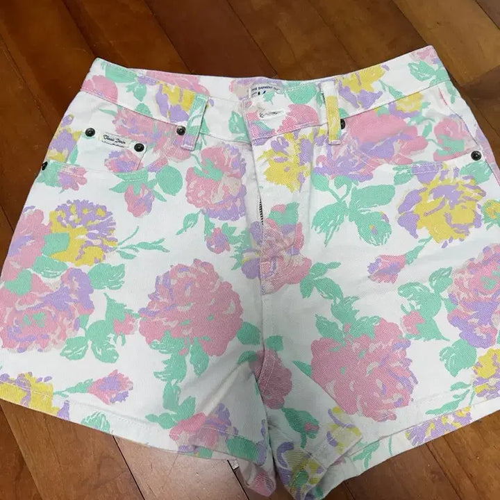 [BUNJANG] Modestmood Floral Denim Shorts Size 2 / 모데스트무드 플로럴 데님쇼츠 2사이즈