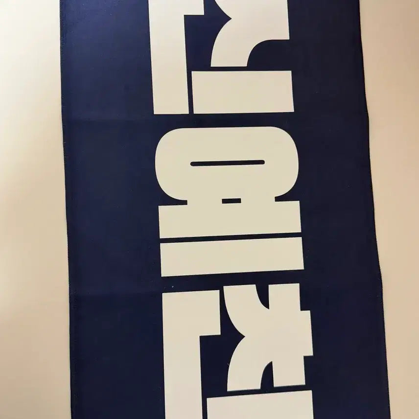 [BUNJANG] Lucy Shinychan Slogan / 루시 신예찬 슬로건
